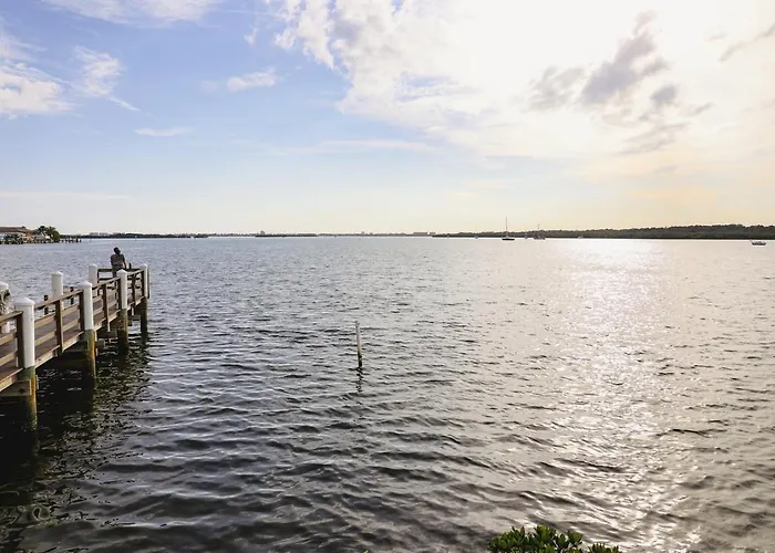 Dolphin Bay In Boca Ciega Resort - 2Br, Pool, Bay View