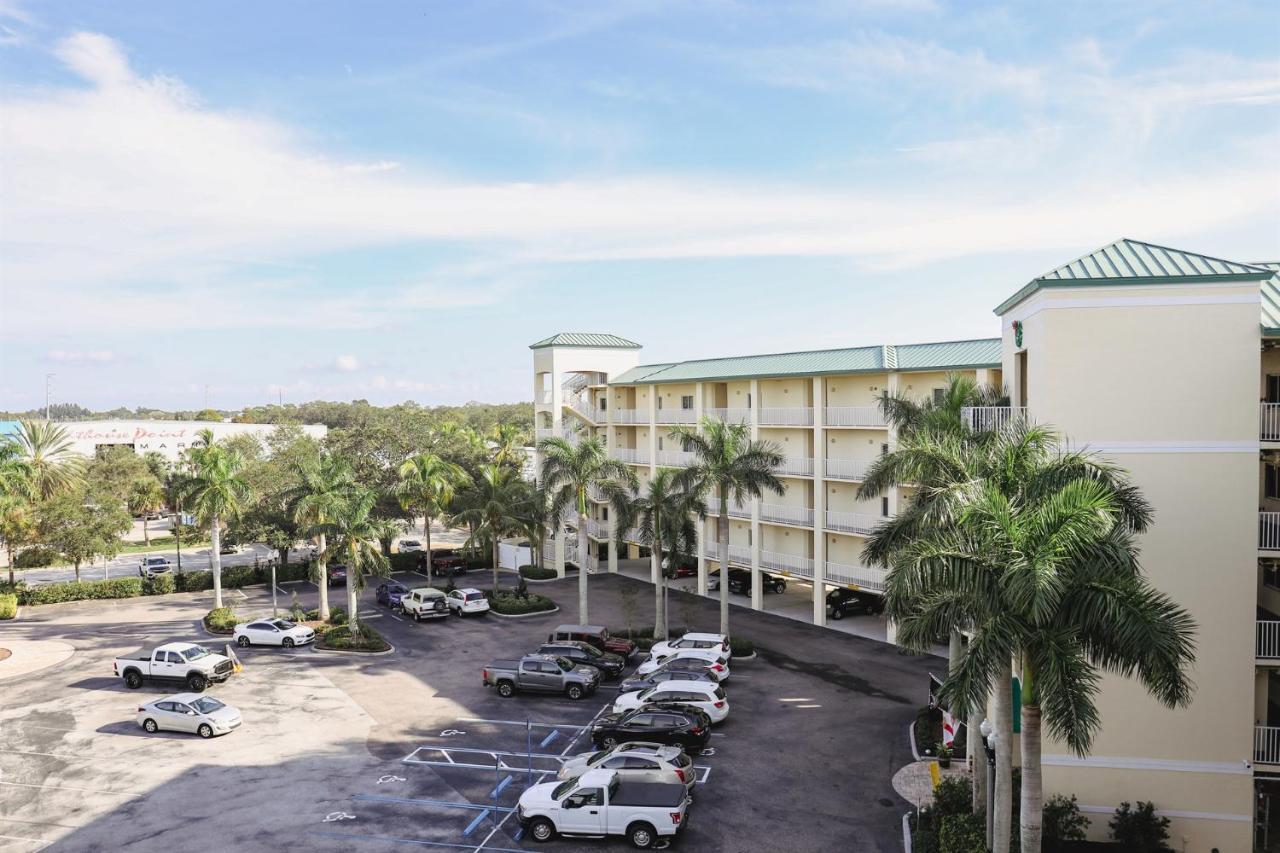 Dolphin Bay In Boca Ciega - 2br, Pool, Bay View Apartamento *